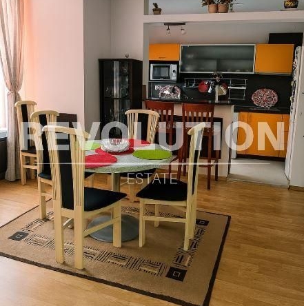 Дава се под наем Тристаен апартамент в Варна, ВИНС - 100 кв.м за 600 € - Снимка #1