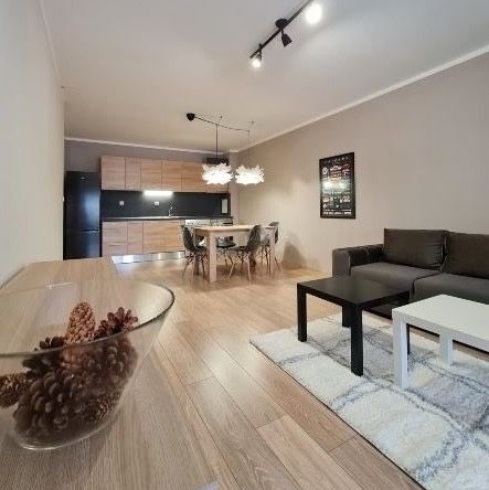 Дава се под наем Тристаен апартамент в София, Дървеница - 105 кв.м за 586.5 € - Снимка #1