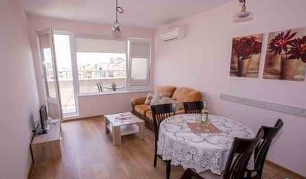 Дава се под наем Двустаен апартамент в Бургас, Лазур - 67 кв.м за 250 € - Снимка #1