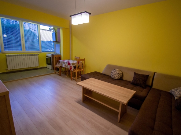 Дава се под наем Двустаен апартамент в София, Полигона - 52 кв.м за 547.23 € - Снимка #1