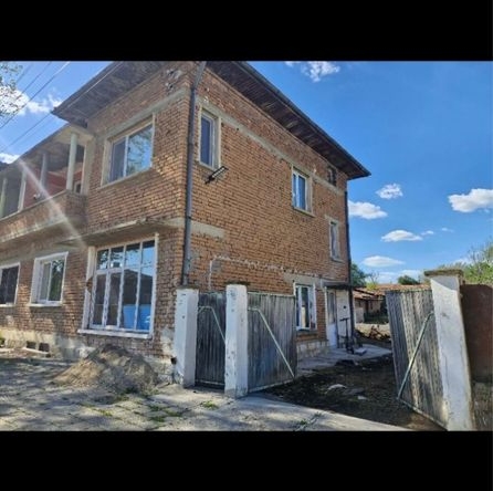 Къща в Плевен, Идеален център - 200 кв.м за 198 €/кв.м - Снимка #1