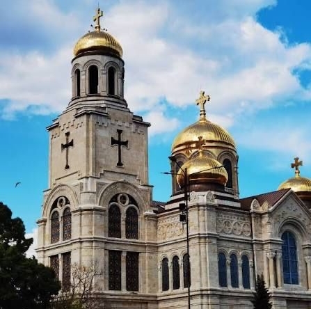 Дава се под наем Гараж / Паркомясто в Варна, Спортна зала - 1000 кв.м за 49.47 € - Снимка #1