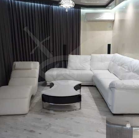 Дава се под наем Тристаен апартамент в Пловдив, Център - 100 кв.м за 797.64 € - Снимка #1