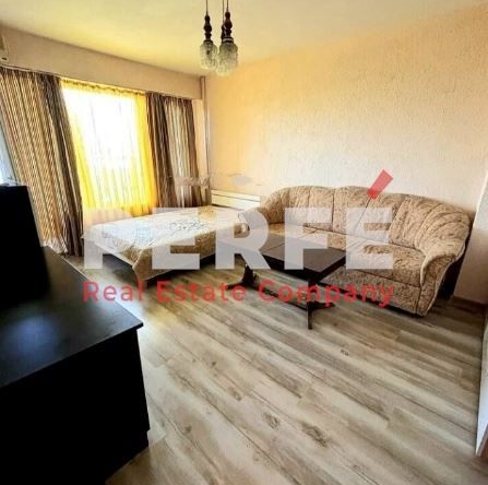 Дава се под наем Едностаен апартамент в Бургас, Славейков - 40 кв.м за 306 € - Снимка #1