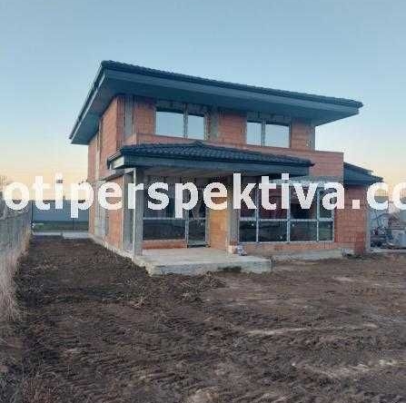 Къща в с. Първенец, Област Пловдив - 242 кв.м за 1405 €/кв.м - Снимка #1