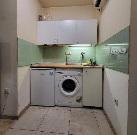 Дава се под наем Едностаен апартамент в София, Банишора - 38 кв.м за 398.82 € - Снимка #1