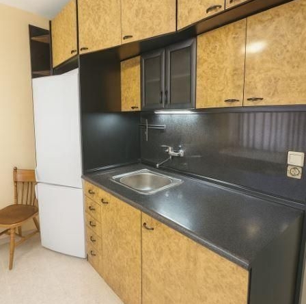 Дава се под наем Тристаен апартамент в Варна, Изгрев - 90 кв.м за 400 € - Снимка #1