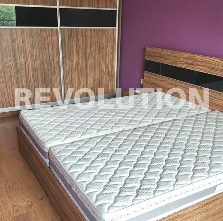 Дава се под наем Тристаен апартамент в Варна, Левски - 110 кв.м за 700 € - Снимка #1