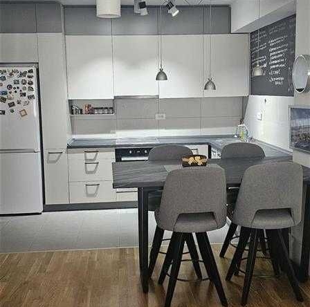 Дава се под наем Двустаен апартамент в Бургас, Изгрев - 68 кв.м за 229.5 € - Снимка #1