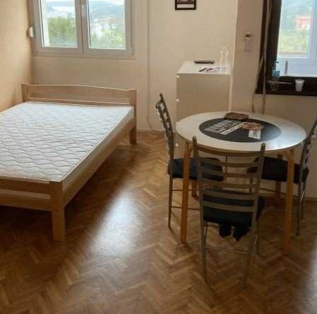 Дава се под наем Двустаен апартамент в Пловдив, Център - 41 кв.м за 142.8 € - Снимка #1
