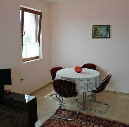 Дава се под наем Тристаен апартамент в Бургас, Изгрев - 90 кв.м за 140.25 € - Снимка #1