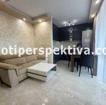 Тристаен апартамент в Пловдив, Център - 90 кв.м за 1945 €/кв.м - Снимка #1