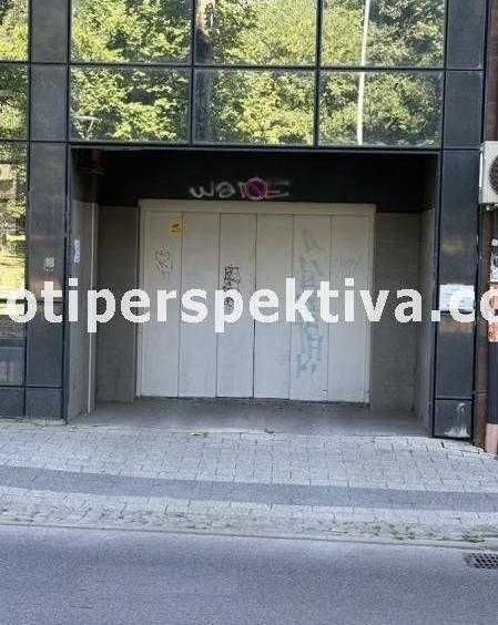 Гараж / Паркомясто в Пловдив, Център - 18 кв.м за 1389 €/кв.м - Снимка #1