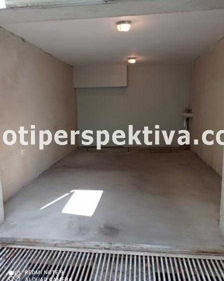 Гараж / Паркомясто в Пловдив, Център - 18 кв.м за 1556 €/кв.м - Снимка #1