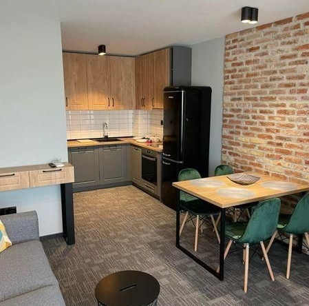 Дава се под наем Двустаен апартамент в Пловдив, Южен - 65 кв.м за 434 € - Снимка #1