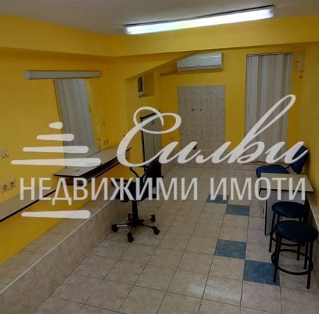 Дава се под наем Офис в Шумен, Център - 15 кв.м за 204 € - Снимка #1