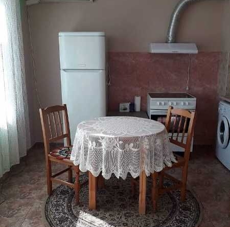 Дава се под наем Двустаен апартамент в Бургас, Възраждане - 67 кв.м за 102 € - Снимка #1