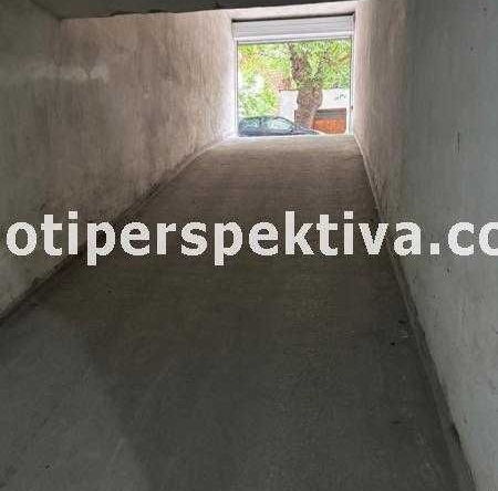 Гараж / Паркомясто в Пловдив, Център - 21 кв.м за 1213 €/кв.м - Снимка #1