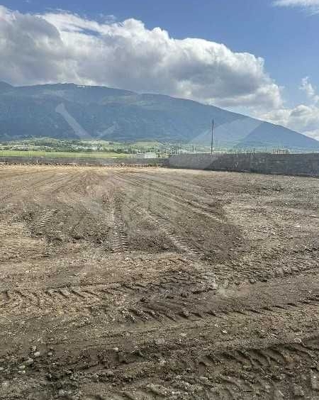 Парцел в Карлово - 3800 кв.м за 174 €/кв.м - Снимка #1