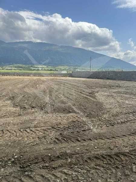 Парцел в Карлово - 3800 кв.м за 174 €/кв.м - Снимка #1