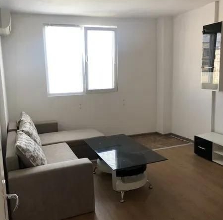 Дава се под наем Двустаен апартамент в Пловдив, Тракия - 40 кв.м за 383 € - Снимка #1