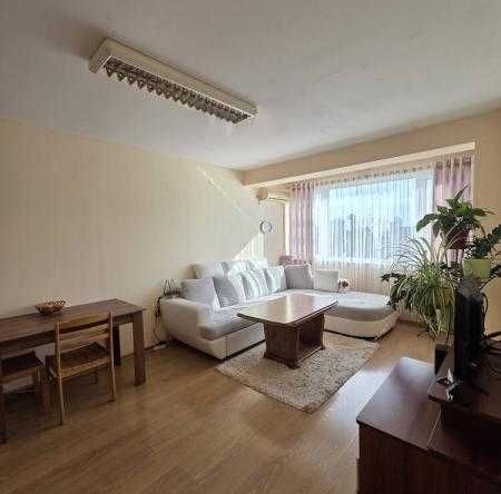 Дава се под наем Тристаен апартамент в Бургас, Славейков - 98 кв.м за 510 € - Снимка #1