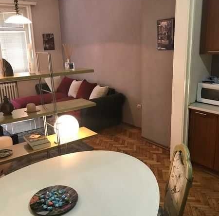 Дава се под наем Двустаен апартамент в София, Оборище - 49 кв.м за 348.84 € - Снимка #1