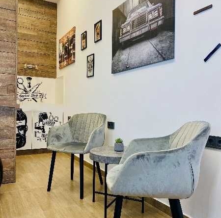 Дава се под наем Магазин в Пловдив, Кючук Париж - 20 кв.м за 348.84 € - Снимка #1