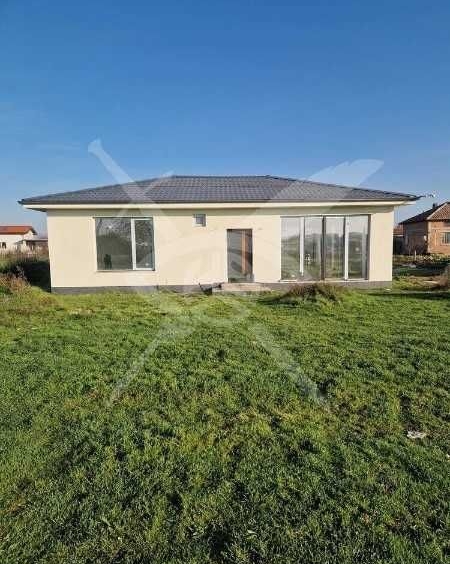 Къща в с. Стряма, Област Пловдив - 100 кв.м за 842 €/кв.м - Снимка #1