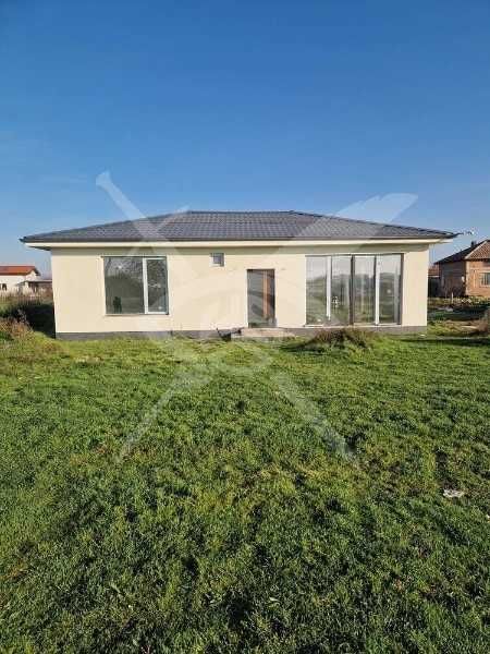 Къща в с. Стряма, Област Пловдив - 100 кв.м за 842 €/кв.м - Снимка #1