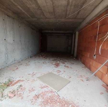Гараж / Паркомясто в Пловдив, Остромила - 28 кв.м за 638 €/кв.м - Снимка #1