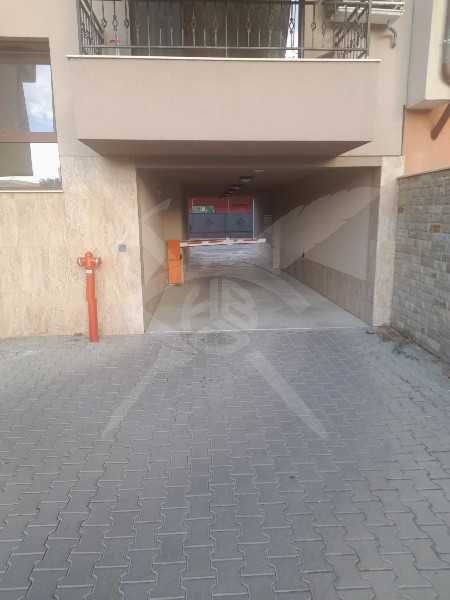 Гараж / Паркомясто в Пловдив, Гагарин - 11 кв.м за 837 €/кв.м - Снимка #1