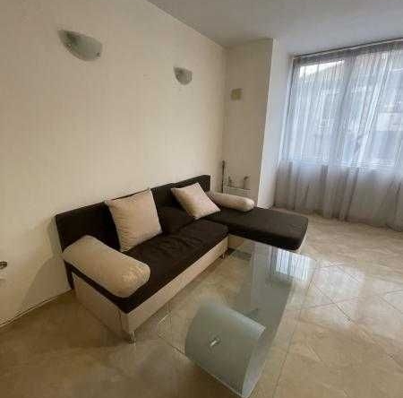 Дава се под наем Двустаен апартамент в Бургас, Център - 62 кв.м за 433.5 € - Снимка #1