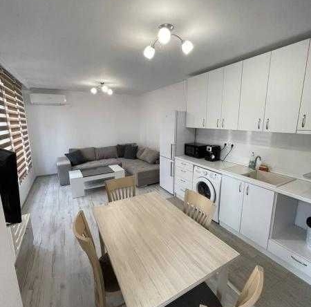 Дава се под наем Двустаен апартамент в Бургас, Изгрев - 65 кв.м за 408 € - Снимка #1
