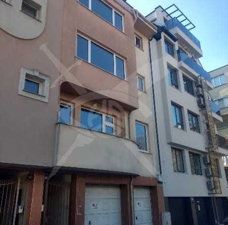 Дава се под наем Къща в Пловдив, Център - 582 кв.м за 2593.35 € - Снимка #1