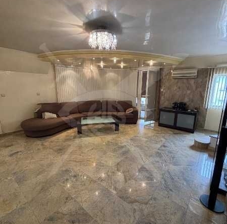 Мезонет в Пловдив, Център - 190 кв.м за 635 €/кв.м - Снимка #1