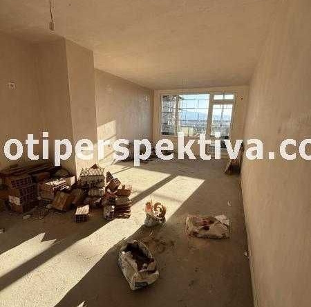 Тристаен апартамент в Пловдив, Тракия - 100 кв.м за 714 €/кв.м - Снимка #1