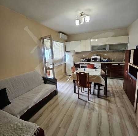 Дава се под наем Тристаен апартамент в Пловдив, Гагарин - 67 кв.м за 448.8 € - Снимка #1