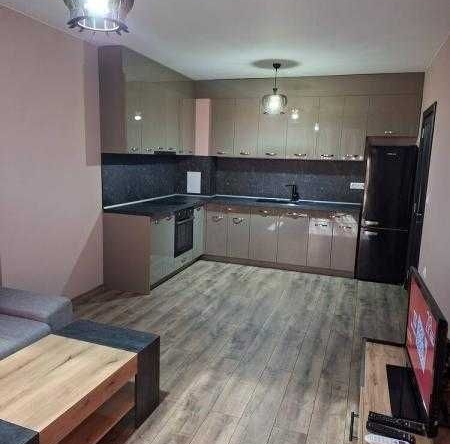 Дава се под наем Двустаен апартамент в Бургас, Славейков - 68 кв.м за 612 € - Снимка #1