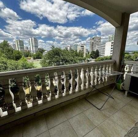 Дава се под наем Тристаен апартамент в Бургас, Зорница - 100 кв.м за 816 € - Снимка #1