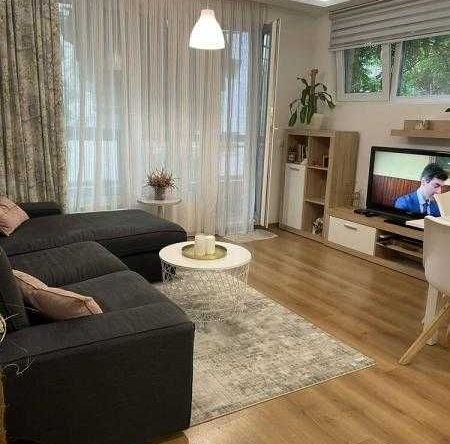 Дава се под наем Тристаен апартамент в Бургас, Възраждане - 72 кв.м за 561 € - Снимка #1