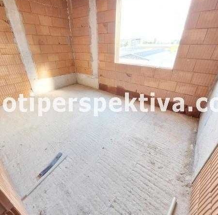 Тристаен апартамент в Пловдив, Остромила - 95 кв.м за 1074 €/кв.м - Снимка #1