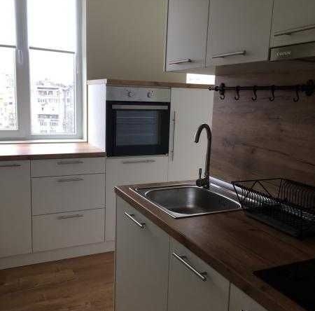 Дава се под наем Двустаен апартамент в Бургас, Център - 65 кв.м за 459 € - Снимка #1