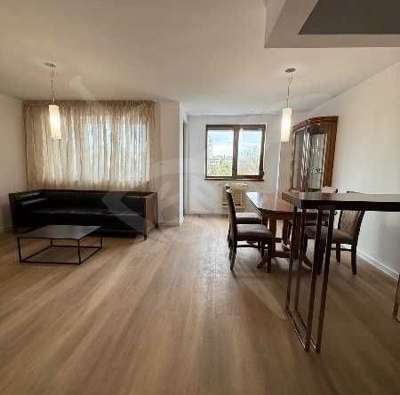 Дава се под наем Тристаен апартамент в Бургас, Център - 90 кв.м за 598.23 € - Снимка #1