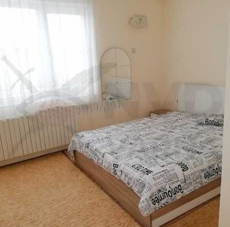 Дава се под наем Тристаен апартамент в Варна, Център - 100 кв.м за 568.14 € - Снимка #1