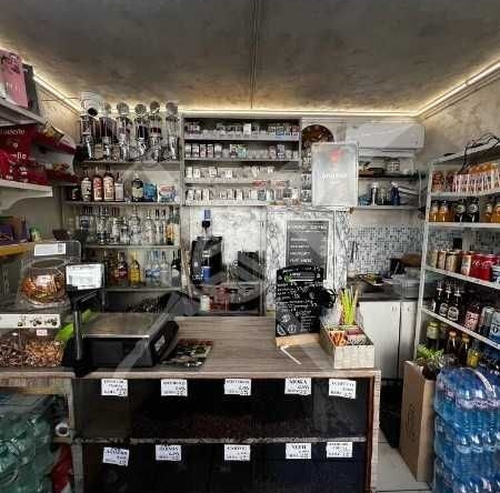 Магазин в Пловдив, Тракия - 10 кв.м за 332 €/кв.м - Снимка #1