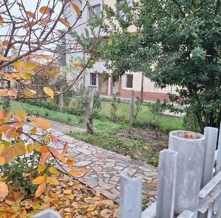 Къща в Първомай - 300 кв.м за 212 €/кв.м - Снимка #1