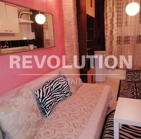 Дава се под наем Едностаен апартамент в Варна, Погреби - 45 кв.м за 200 € - Снимка #1