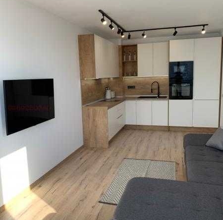 Дава се под наем Двустаен апартамент в Бургас, Сарафово - 51 кв.м за 663 € - Снимка #1