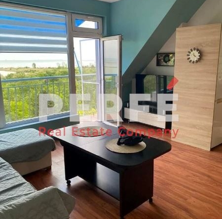 Дава се под наем Четиристаен апартамент в Бургас, Лазур - 70 кв.м за 561 € - Снимка #1